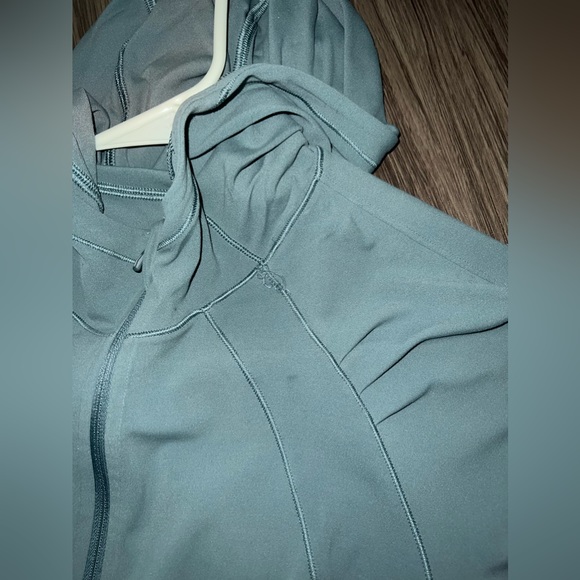 Lululemon Move With Ease Jacket
Mystic Green - Picture 7 of 11